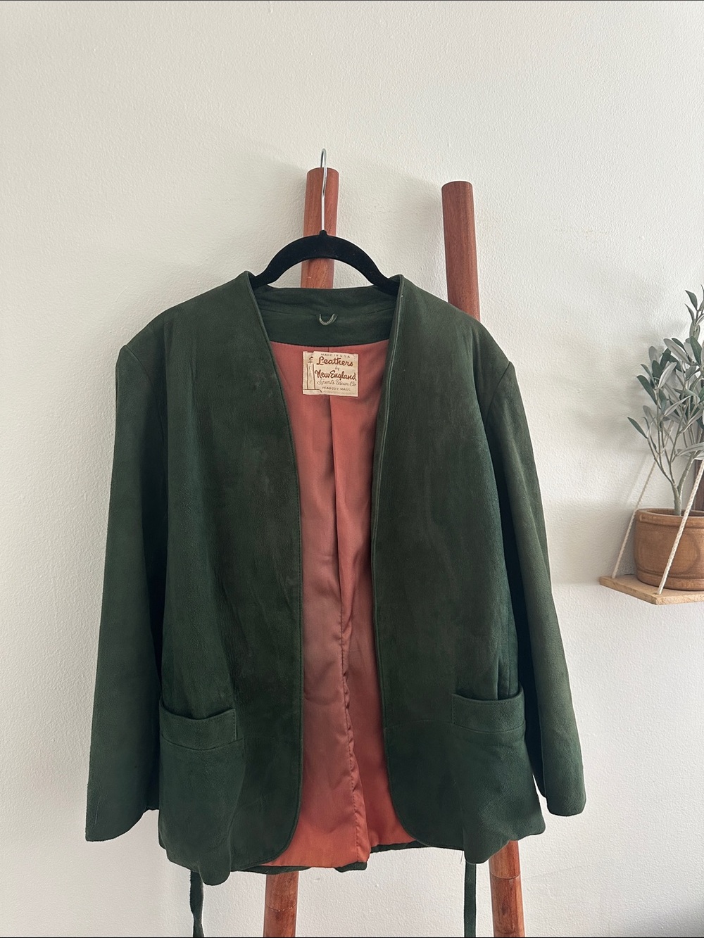 Vintage green suede jacket with belt